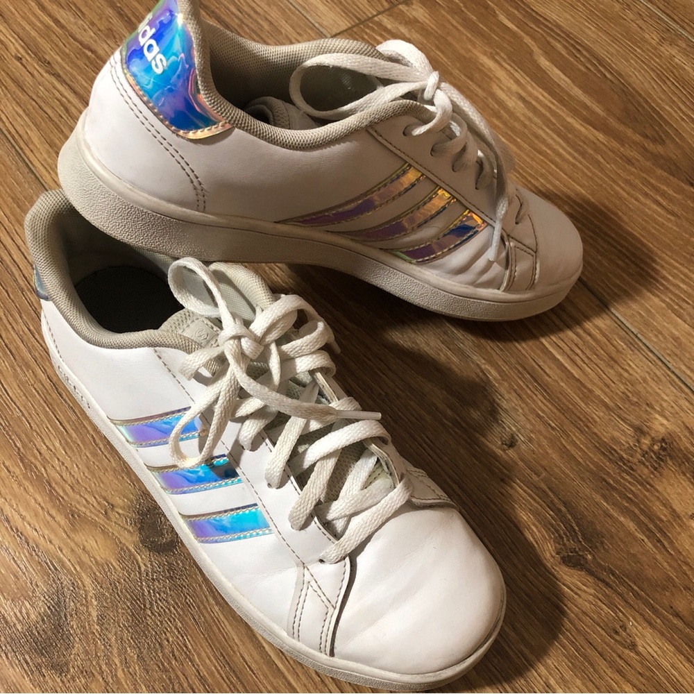 Kid’s Adidas Grand Court White Iridescent Sneakers Size 4
